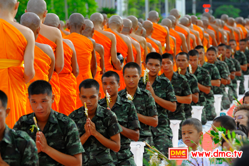ตักบาตร,พระพุทธศาสนา